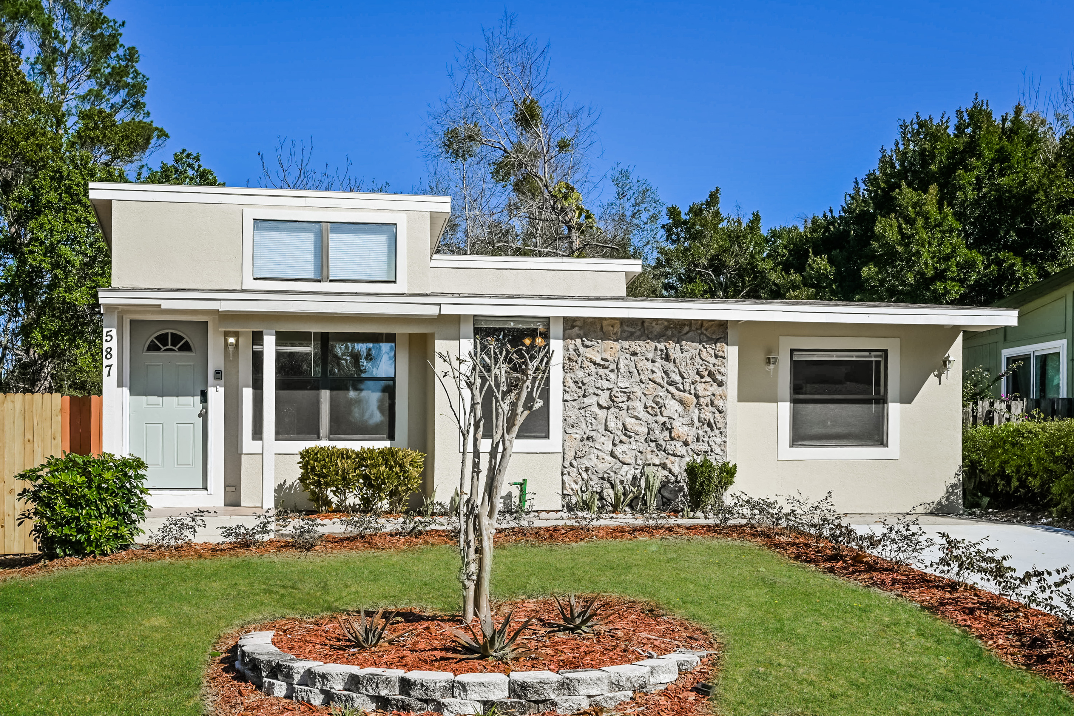 587 MARTIN PLACE BLVD APOPKA, FL 32712